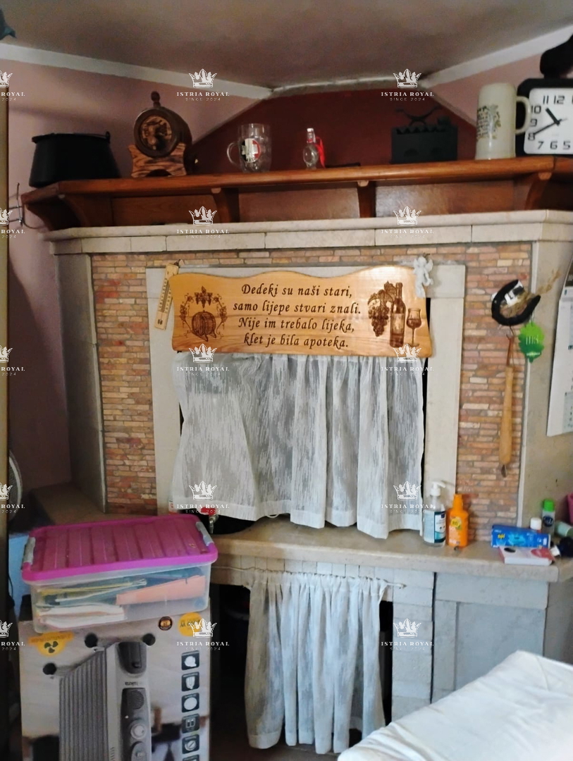  VENDESI CASA CON DUE UNITÀ ABITATIVE + CORTILE – TOTALE 136,78 m²! ISTRIA, LIŽNJAN, PULA