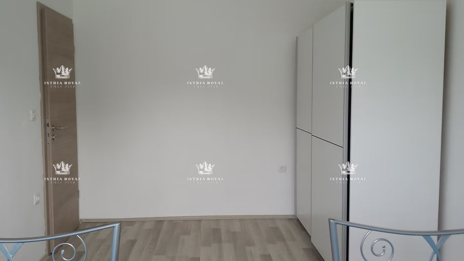  VENDESI CASA CON DUE UNITÀ ABITATIVE + CORTILE – TOTALE 136,78 m²! ISTRIA, LIŽNJAN, PULA