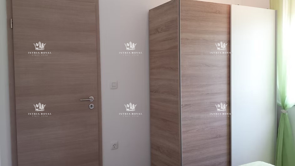  VENDESI CASA CON DUE UNITÀ ABITATIVE + CORTILE – TOTALE 136,78 m²! ISTRIA, LIŽNJAN, PULA