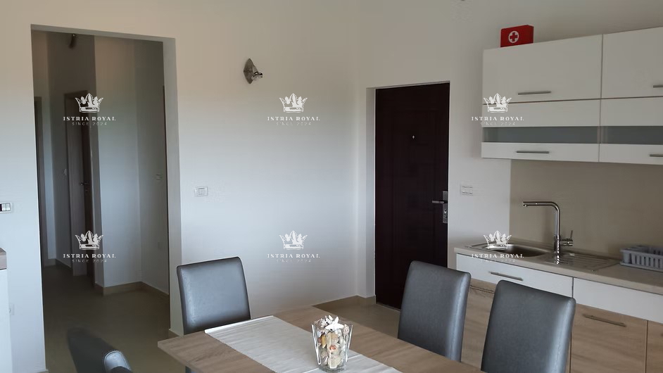  VENDESI CASA CON DUE UNITÀ ABITATIVE + CORTILE – TOTALE 136,78 m²! ISTRIA, LIŽNJAN, PULA