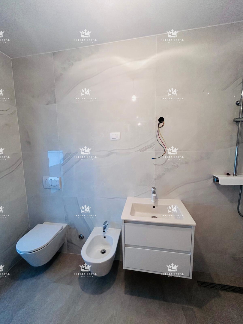 Istria, Carigador, DUPLEX 118m2, 3 camere da letto + soggiorno, 300 m dal mare, vista mare