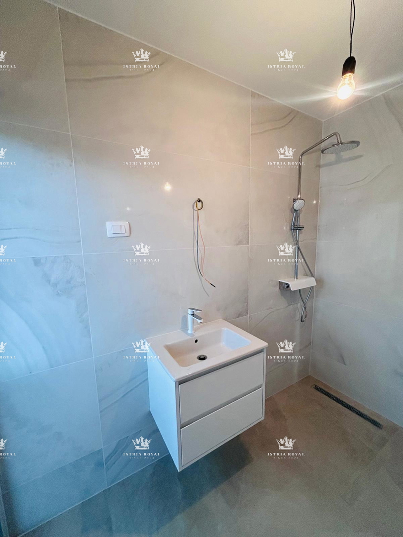 Istria, Carigador, DUPLEX 118m2, 3 camere da letto + soggiorno, 300 m dal mare, vista mare