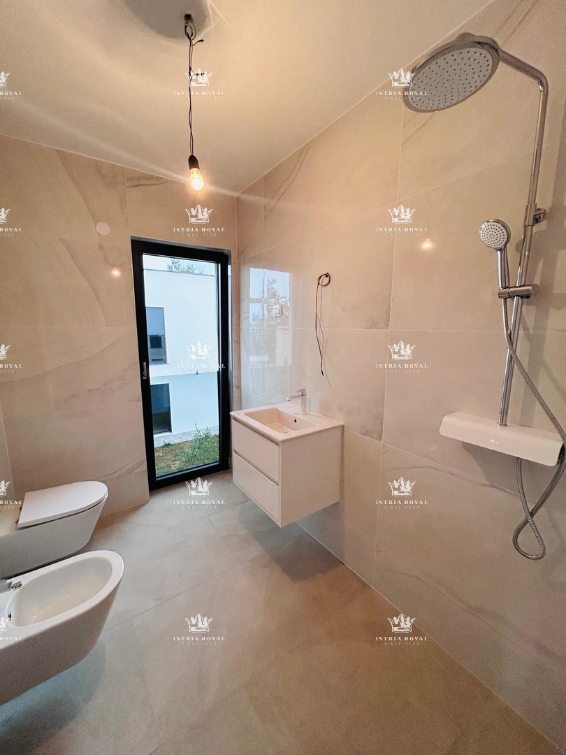 Istria, Carigador, DUPLEX 118m2, 3 camere da letto + soggiorno, 300 m dal mare, vista mare