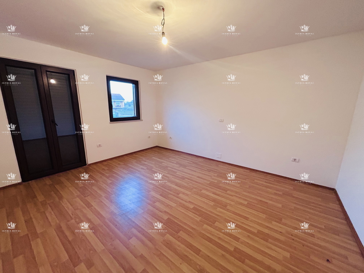 Istria, Bašanija, appartamento 2 camere da letto + soggiorno con angolo cottura, 93 m2, tre terrazze, parte del residence