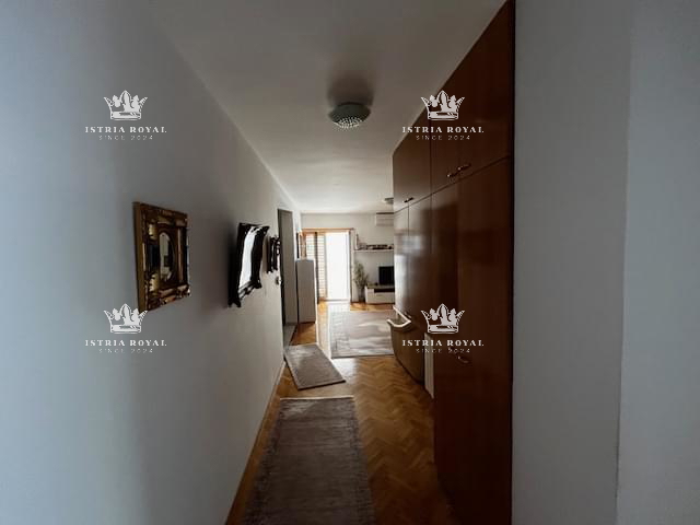 Istra, Medulin, centro, vendita di una casa con quattro appartamenti, investimento turistico, vicinanza al mare.