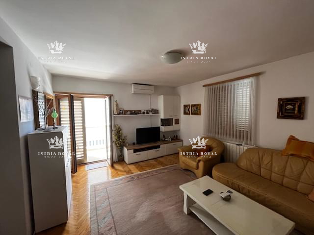 Istra, Medulin, centro, vendita di una casa con quattro appartamenti, investimento turistico, vicinanza al mare.