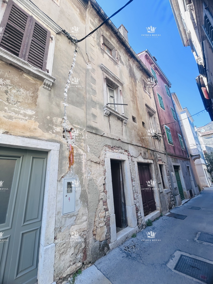 VENDITA ESCLUSIVA – CASA A SCHIERA, VRSAR – CENTRO, 120 m², INVESTIMENTO PER IL TURISMO