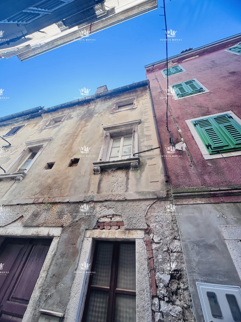 VENDITA ESCLUSIVA – CASA A SCHIERA, VRSAR – CENTRO, 120 m², INVESTIMENTO PER IL TURISMO