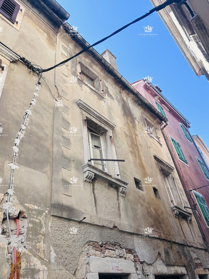 VENDITA ESCLUSIVA – CASA A SCHIERA, VRSAR – CENTRO, 120 m², INVESTIMENTO PER IL TURISMO