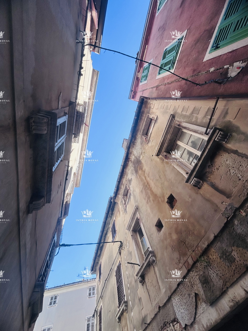 VENDITA ESCLUSIVA – CASA A SCHIERA, VRSAR – CENTRO, 120 m², INVESTIMENTO PER IL TURISMO