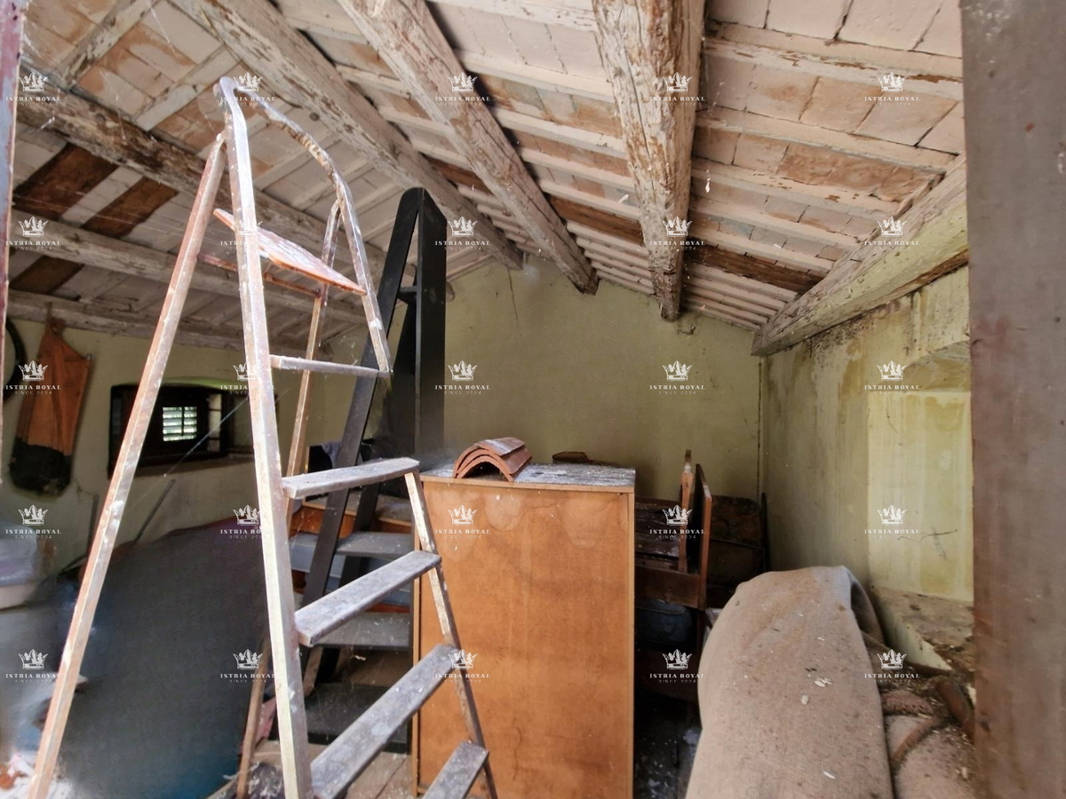 ISTRIA, VENDITA DI UNA DOPPIA CASA IN PIETRA AL PRIMO RIFLESSO DEL MARE – DINTORNI DI NOVIGRAD.