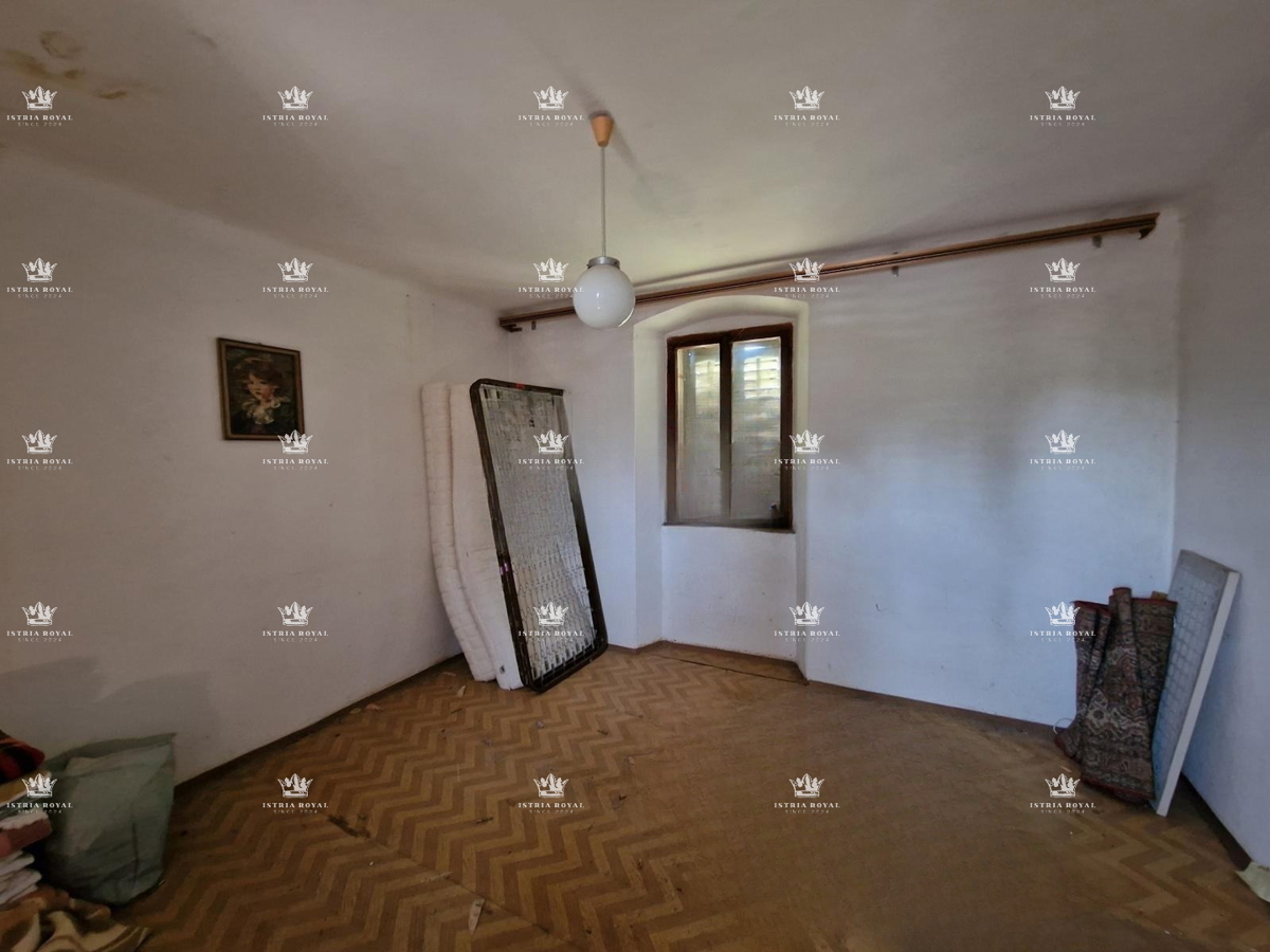 ISTRIA, VENDITA DI UNA DOPPIA CASA IN PIETRA AL PRIMO RIFLESSO DEL MARE – DINTORNI DI NOVIGRAD.