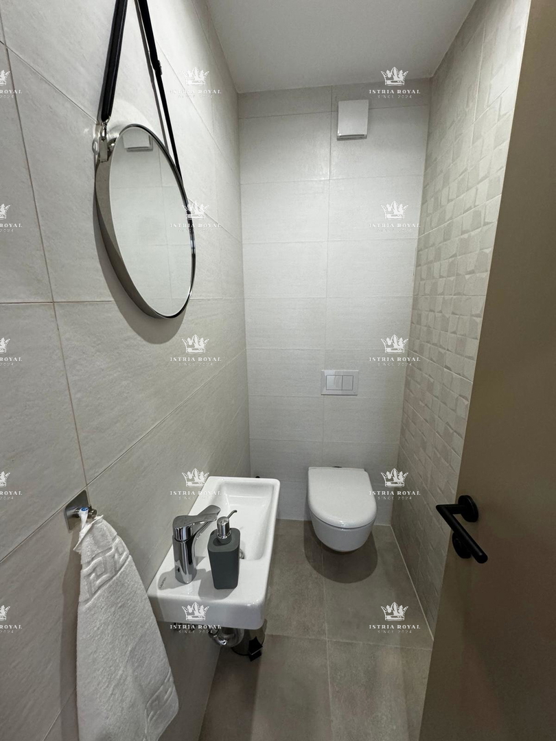 Istria, Parenzo, Nova Vas, appartamento 96m2, jacuzzi, vista mare, 3 camere da letto + soggiorno, lussuoso