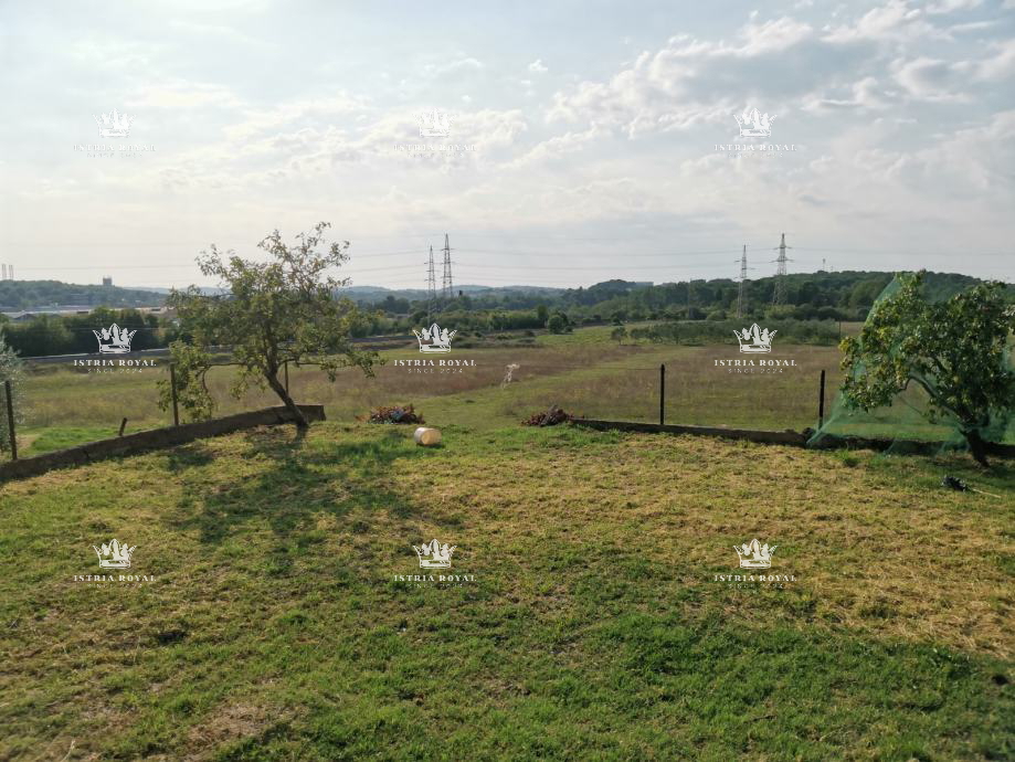 Pola, Šijana, terreno edificabile a destinazione industriale e commerciale.