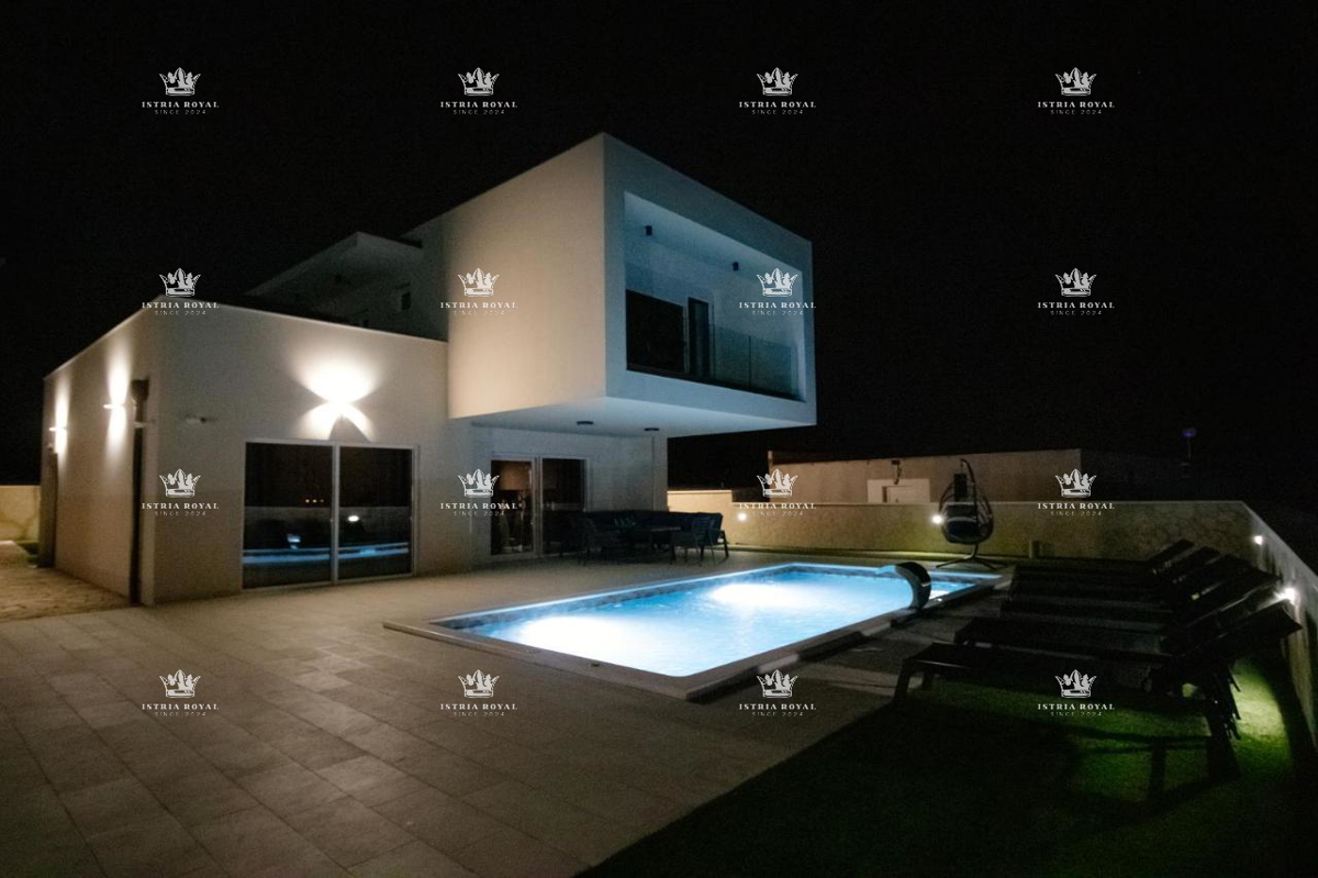Villa di lusso con piscina in vendita – Pola, nuova costruzione, Istria.