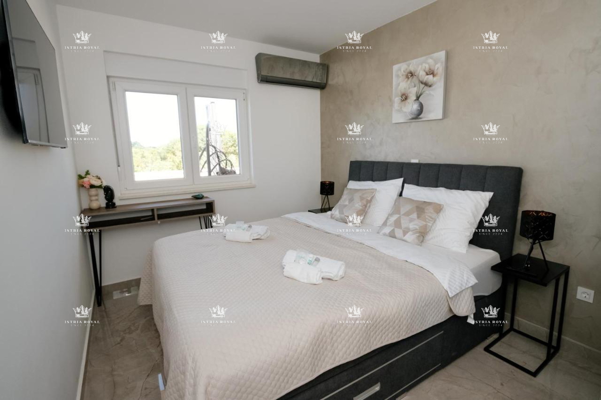 Villa di lusso con piscina in vendita – Pola, nuova costruzione, Istria.