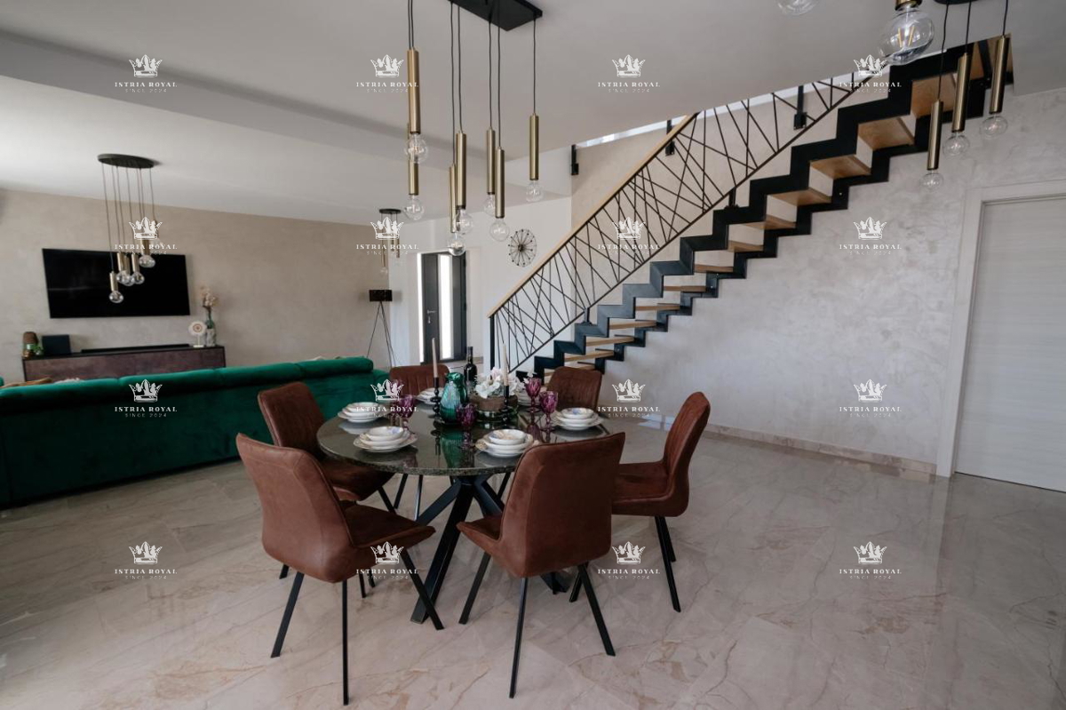 Villa di lusso con piscina in vendita – Pola, nuova costruzione, Istria.