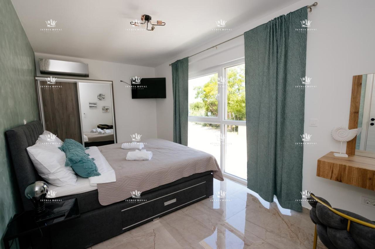 Villa di lusso con piscina in vendita – Pola, nuova costruzione, Istria.