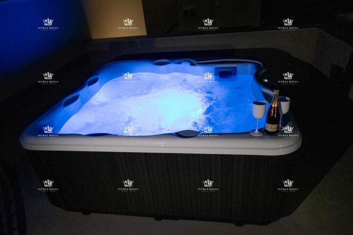 Villa di lusso con piscina in vendita – Pola, nuova costruzione, Istria.