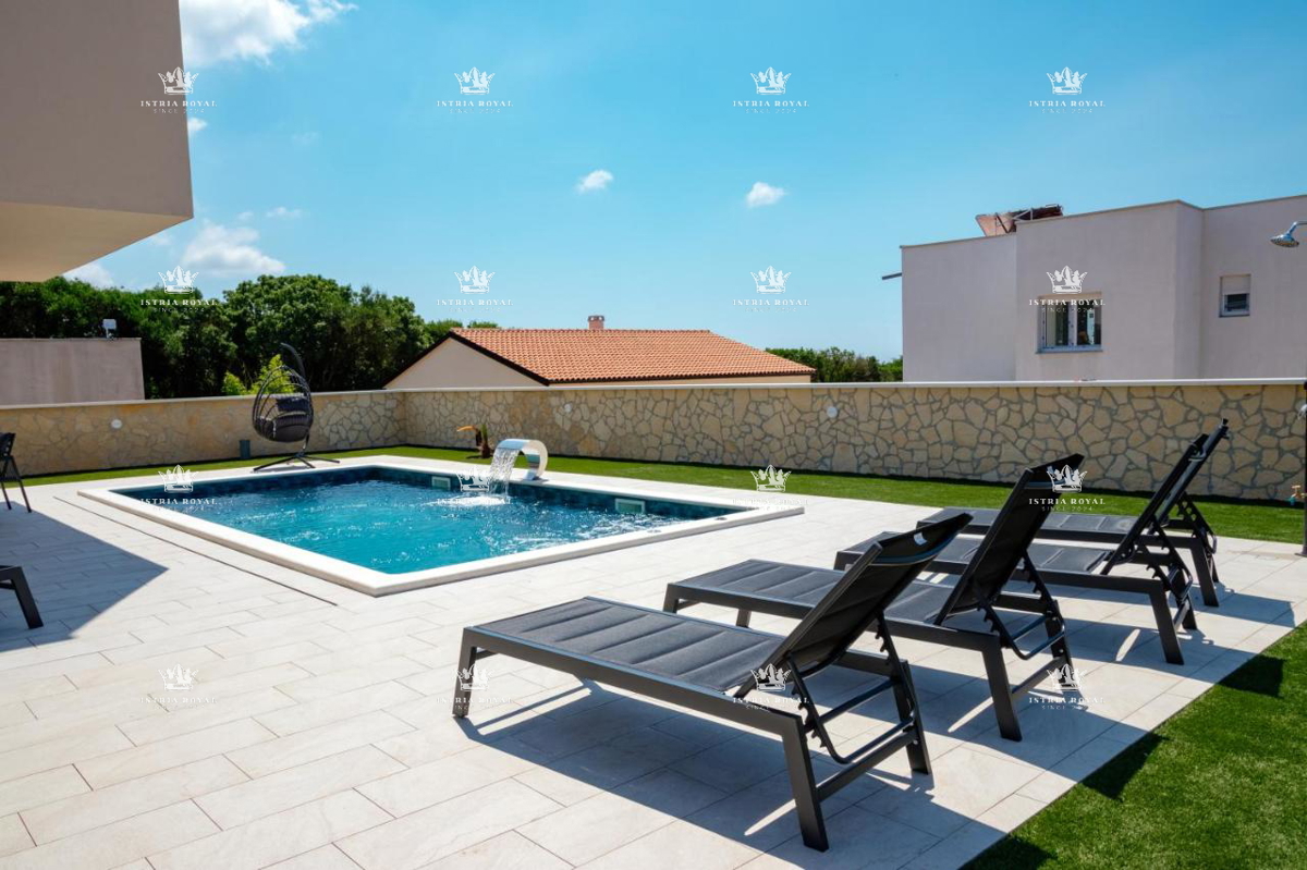 Villa di lusso con piscina in vendita – Pola, nuova costruzione, Istria.