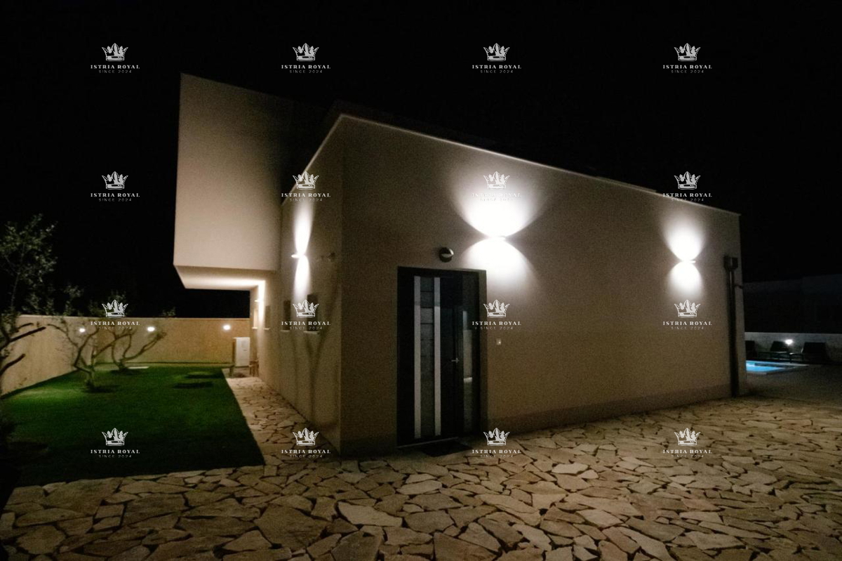 Villa di lusso con piscina in vendita – Pola, nuova costruzione, Istria.