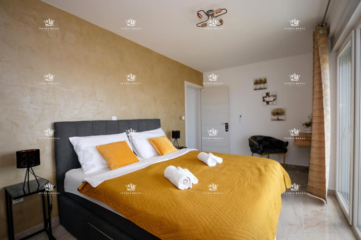 Villa di lusso con piscina in vendita – Pola, nuova costruzione, Istria.