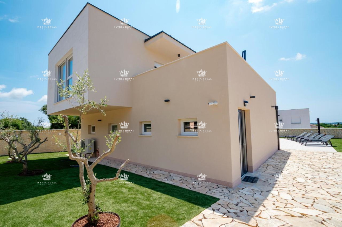Villa di lusso con piscina in vendita – Pola, nuova costruzione, Istria.