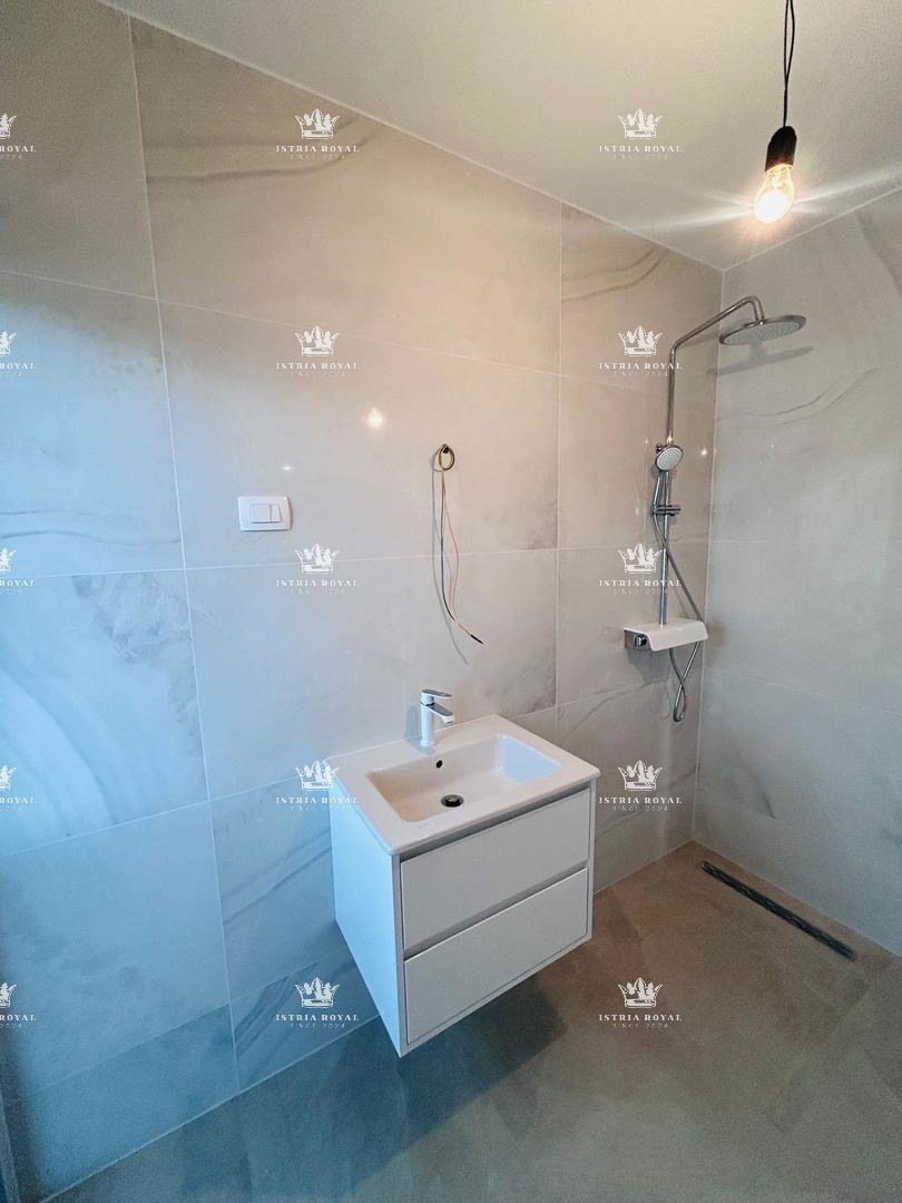 VENDITA, ISTRIA, CARIGADOR, DUPLEX, 118 M2, 3 CAMERE DA LETTO, 300 M DAL MARE, VISTA MARE