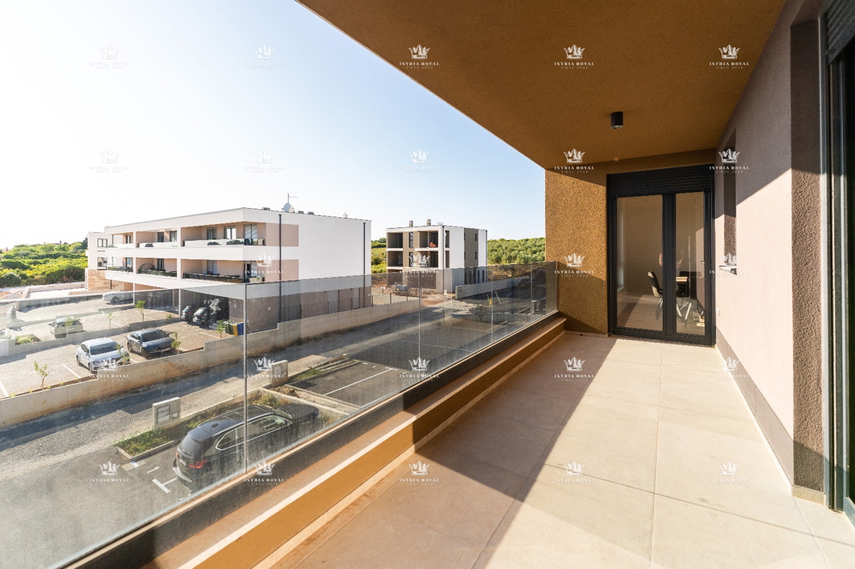 Istra, Pula, appartamento 118m2, 3 camere da letto + soggiorno, 2 posti auto, 2 grandi terrazze