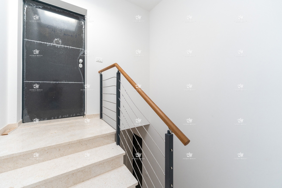 Istra, Pula, appartamento 118m2, 3 camere da letto + soggiorno, 2 posti auto, 2 grandi terrazze