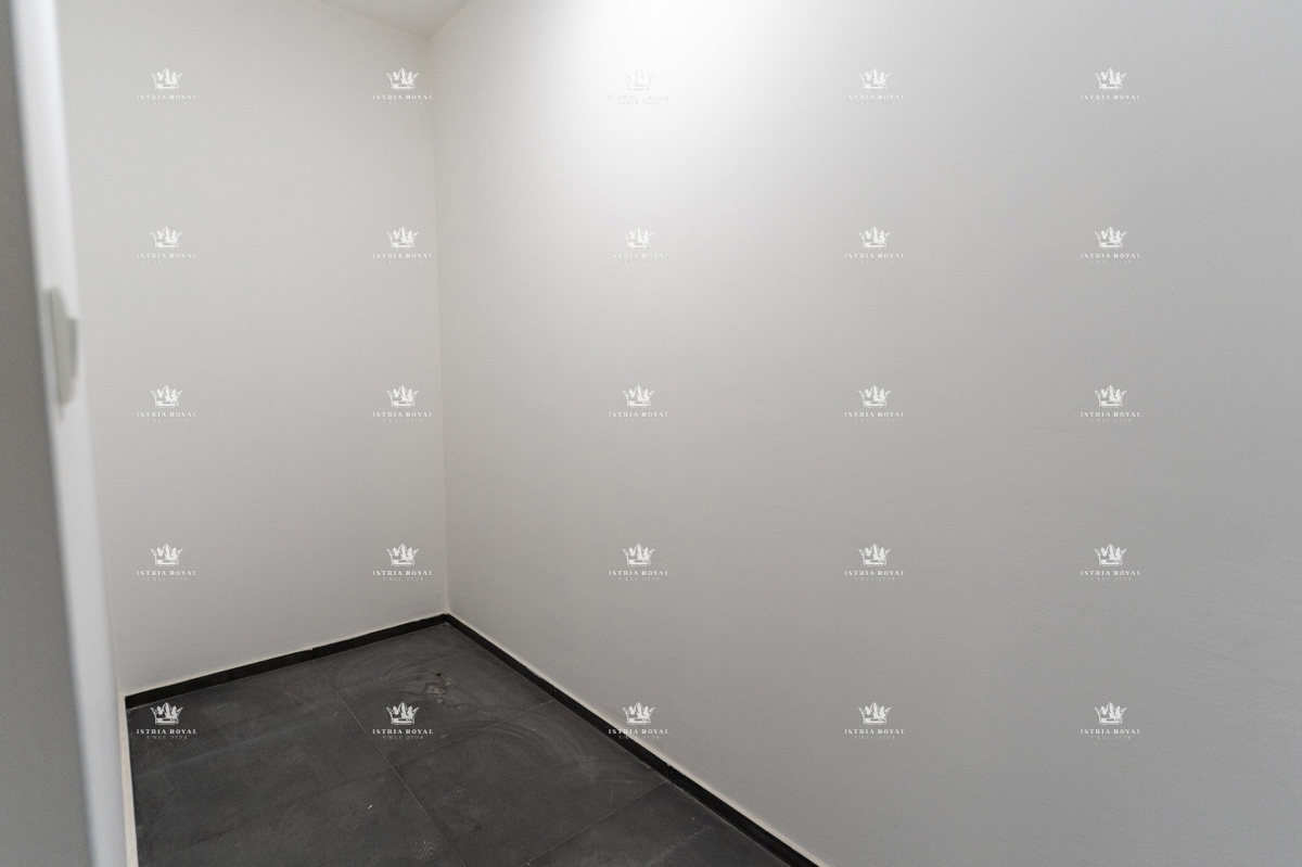 Istra, Pula, appartamento 118m2, 3 camere da letto + soggiorno, 2 posti auto, 2 grandi terrazze