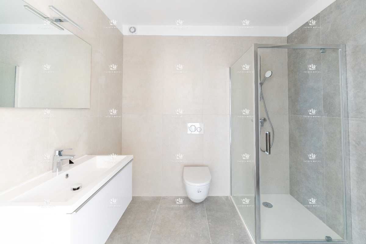 Istra, Pula, appartamento 118m2, 3 camere da letto + soggiorno, 2 posti auto, 2 grandi terrazze