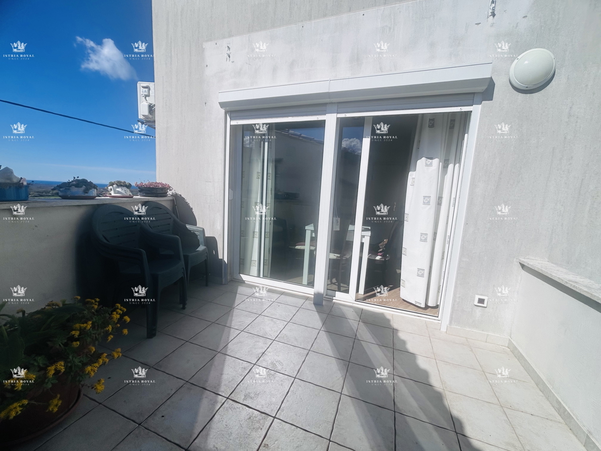 Istra, Brtonigla, appartamento 102,19 m², 2 camere da letto + soggiorno, terrazza, vista mare