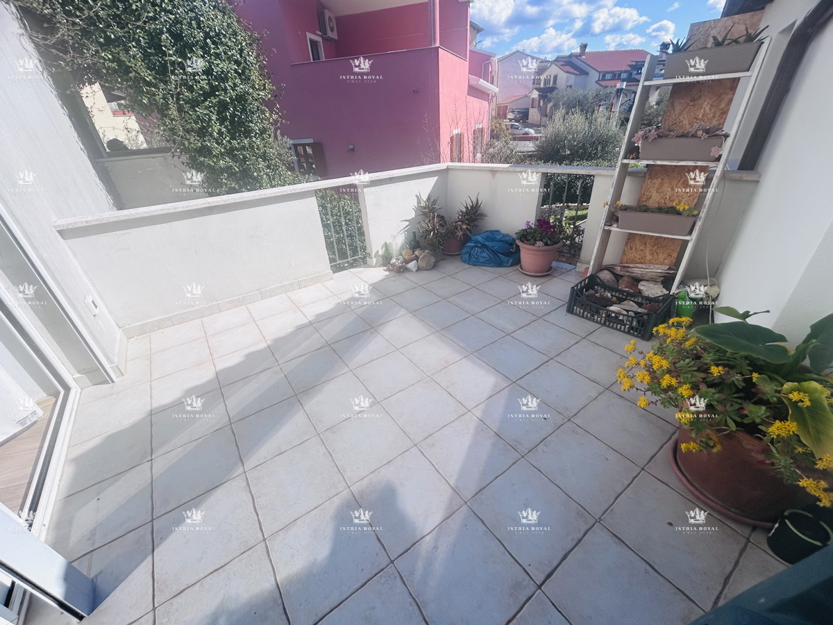 Istra, Brtonigla, appartamento 102,19 m², 2 camere da letto + soggiorno, terrazza, vista mare