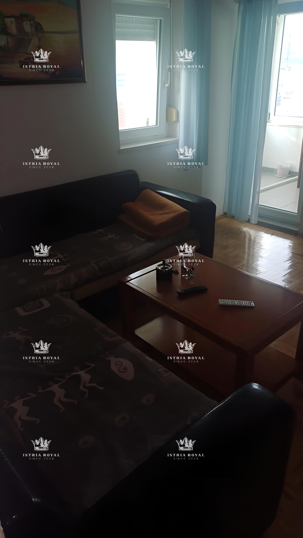 🔥 VENDITA ESCLUSIVA DI UN APPARTAMENTO DI 73m² A TROGIR-ČIOVO, A 100m DAL MARE – VISTA MARE, URGENTE! 🔥
