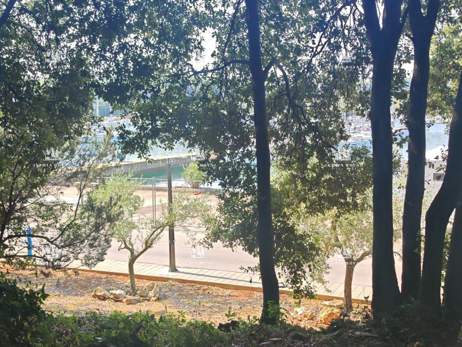 Istra, Pula, Marina Veruda, zemljište na moru (šuma).