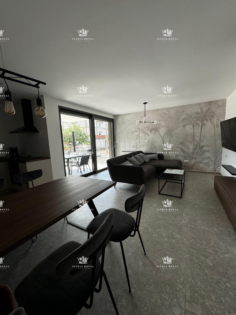 Istria, Poreč, Nova Vas, appartamento 96 m2, piscina privata, 3 camere da letto + soggiorno, nuova costruzione, 2 posti auto, vendita, occasione