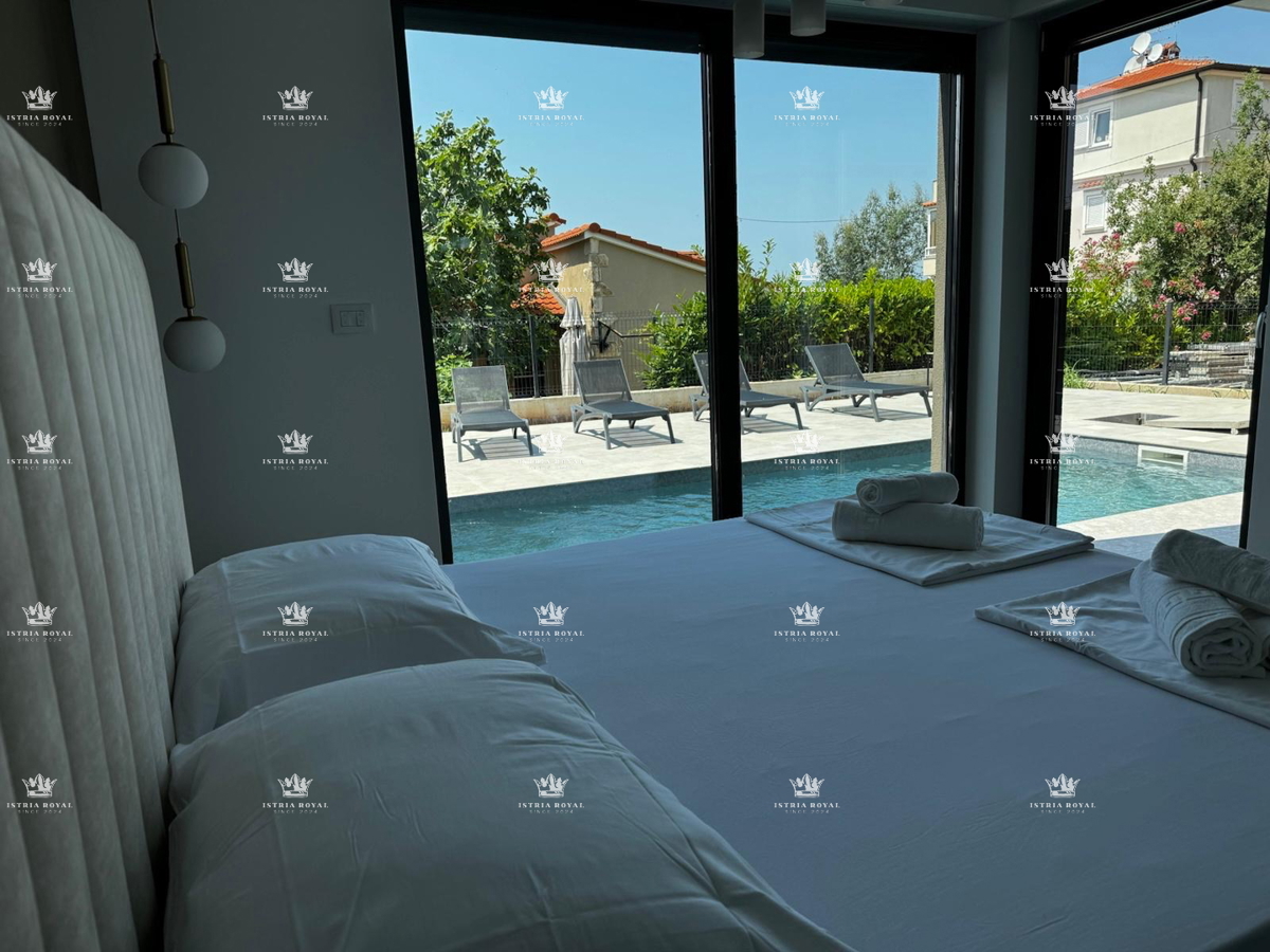 Istria, Poreč, Nova Vas, appartamento 96 m2, piscina privata, 3 camere da letto + soggiorno, nuova costruzione, 2 posti auto, vendita, occasione