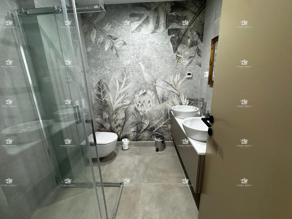 Istria, Poreč, Nova Vas, appartamento 96 m2, piscina privata, 3 camere da letto + soggiorno, nuova costruzione, 2 posti auto, vendita, occasione