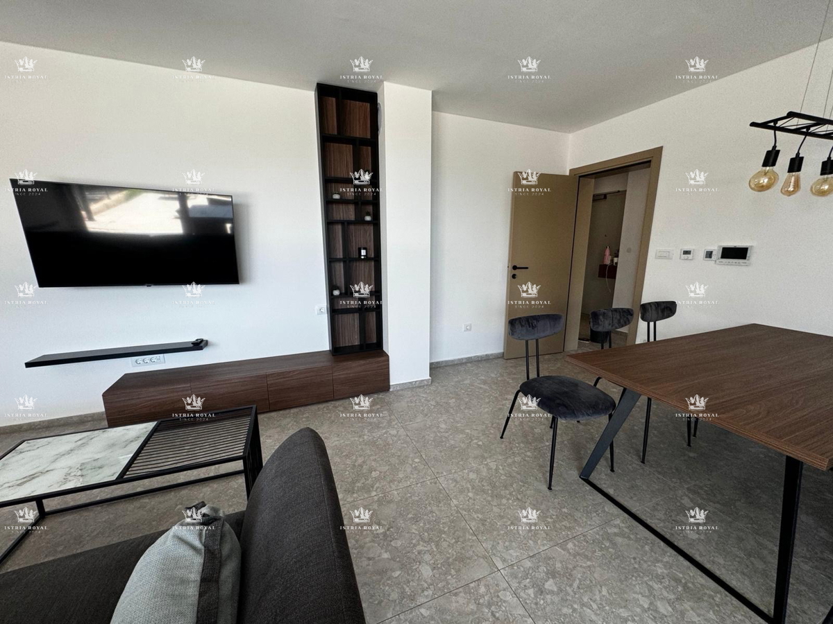 Istria, Poreč, Nova Vas, appartamento 96 m2, piscina privata, 3 camere da letto + soggiorno, nuova costruzione, 2 posti auto, vendita, occasione