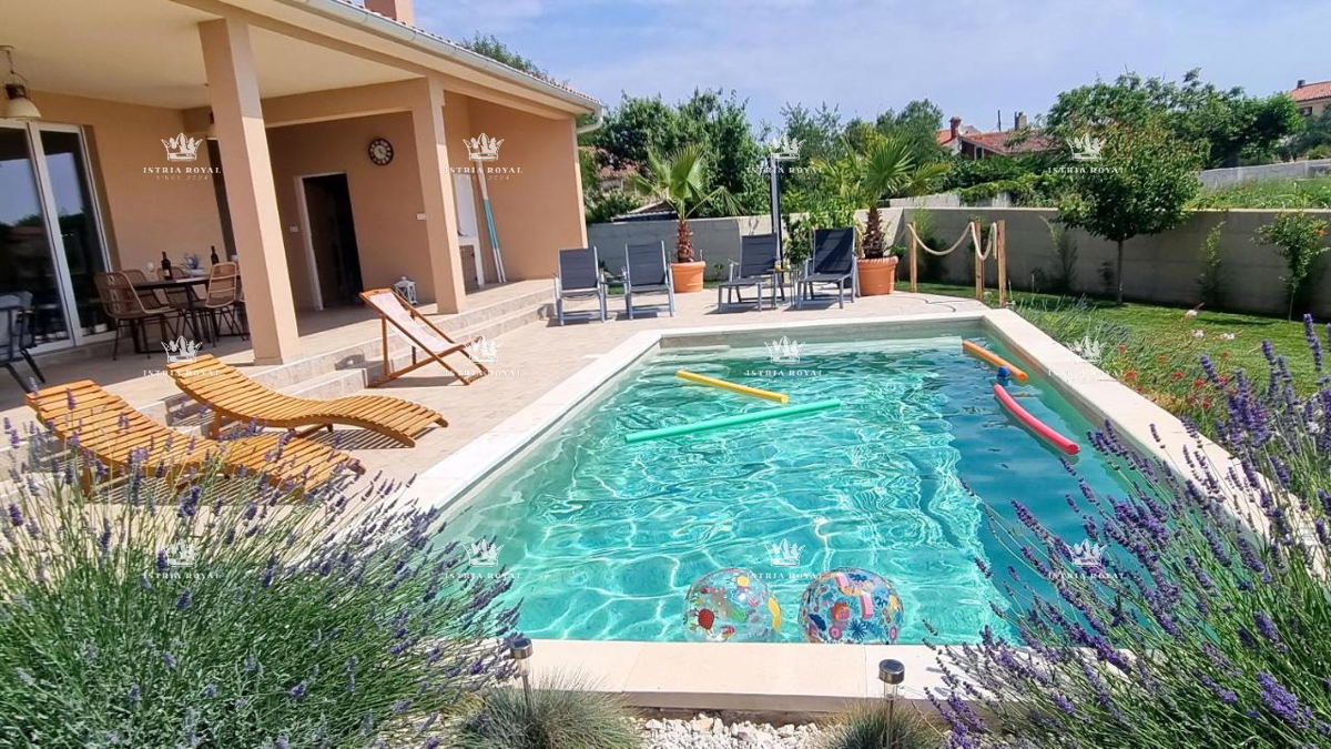 🌿 ISTRIA – PULA – VILLA MODERNA VICINO AL CENTRO, LONTANA DAI COSTI! 🌿