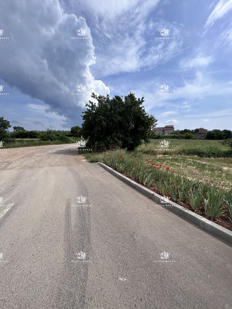Istria, Vodnjan, terreno edificabile 12642m2, zona residenziale-commerciale, centro, vista