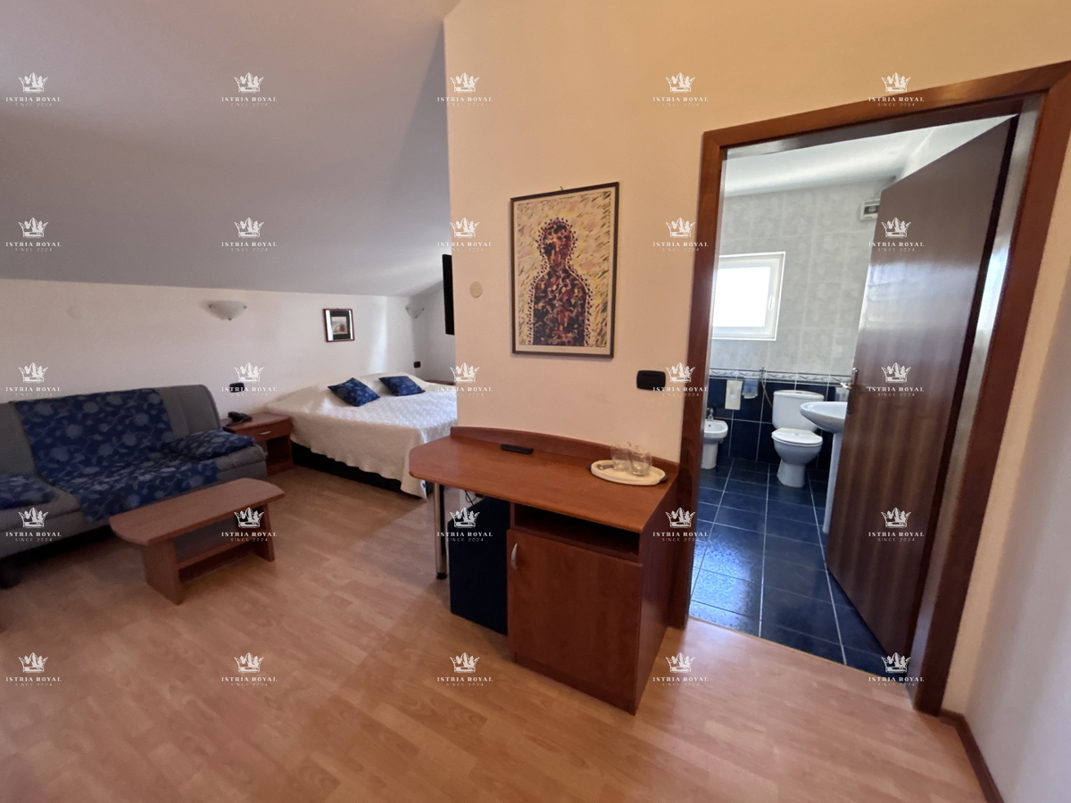 Istria, Novigrad, Hotel 14 camere, Ristorante, terreno, parcheggio, vicinanza al mare e alla spiaggia