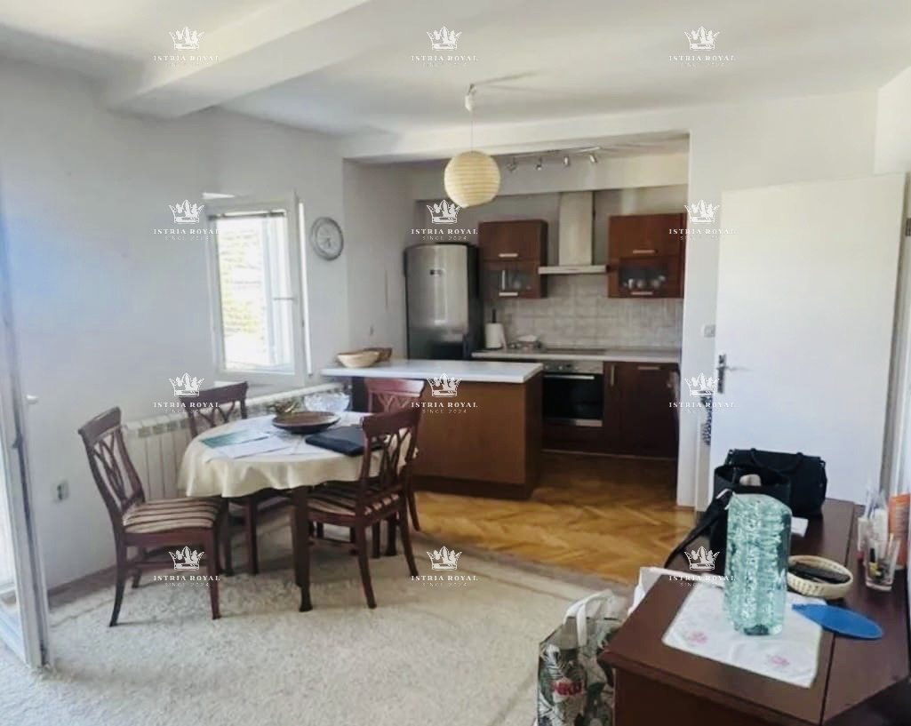 Vendita appartamento Rovigno – 68 m², 2 camere da letto, vista mare, 80 m dal mare | Istria