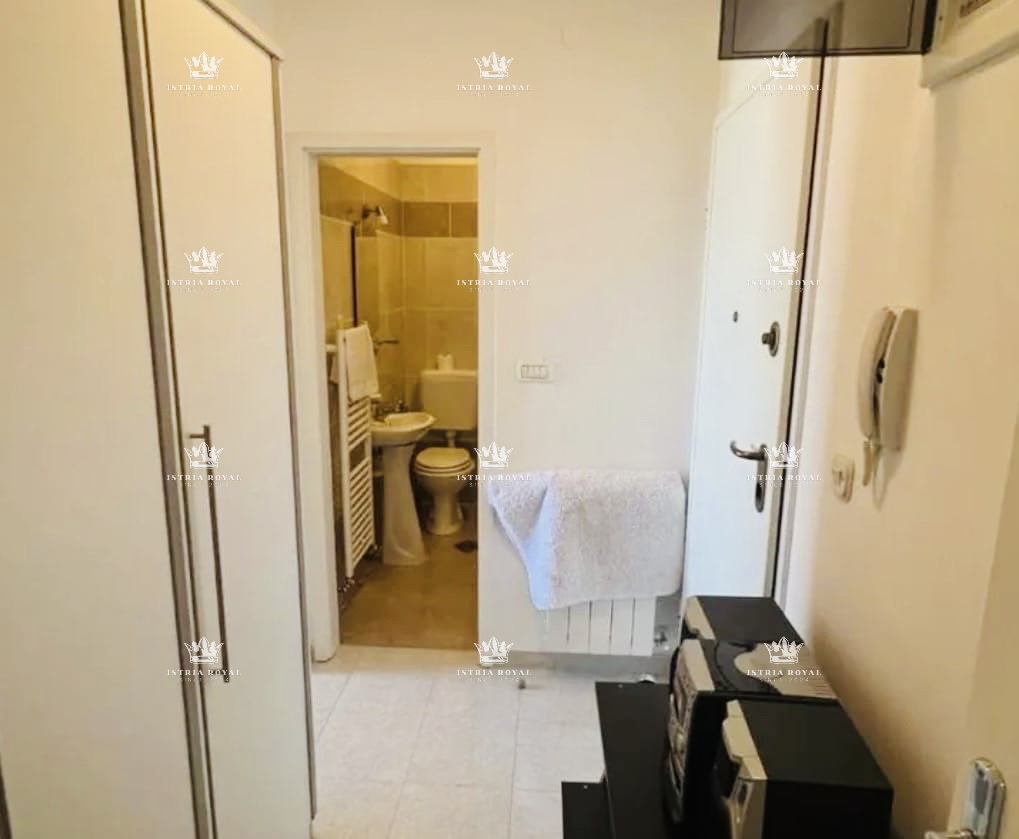 Vendita appartamento Rovigno – 68 m², 2 camere da letto, vista mare, 80 m dal mare | Istria