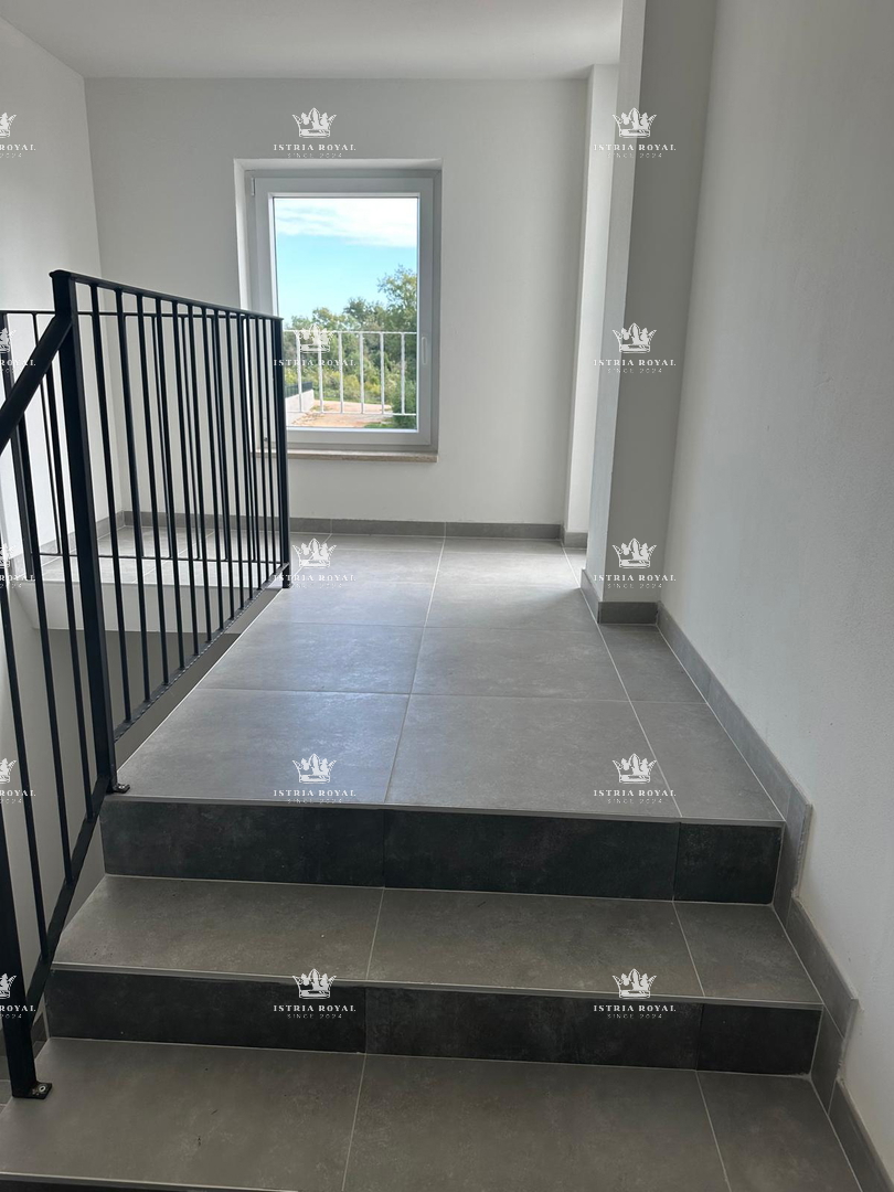 Istria, Karigador, duplex 118 m2, 2 camere da letto + soggiorno, 300 m dal mare, vista mare