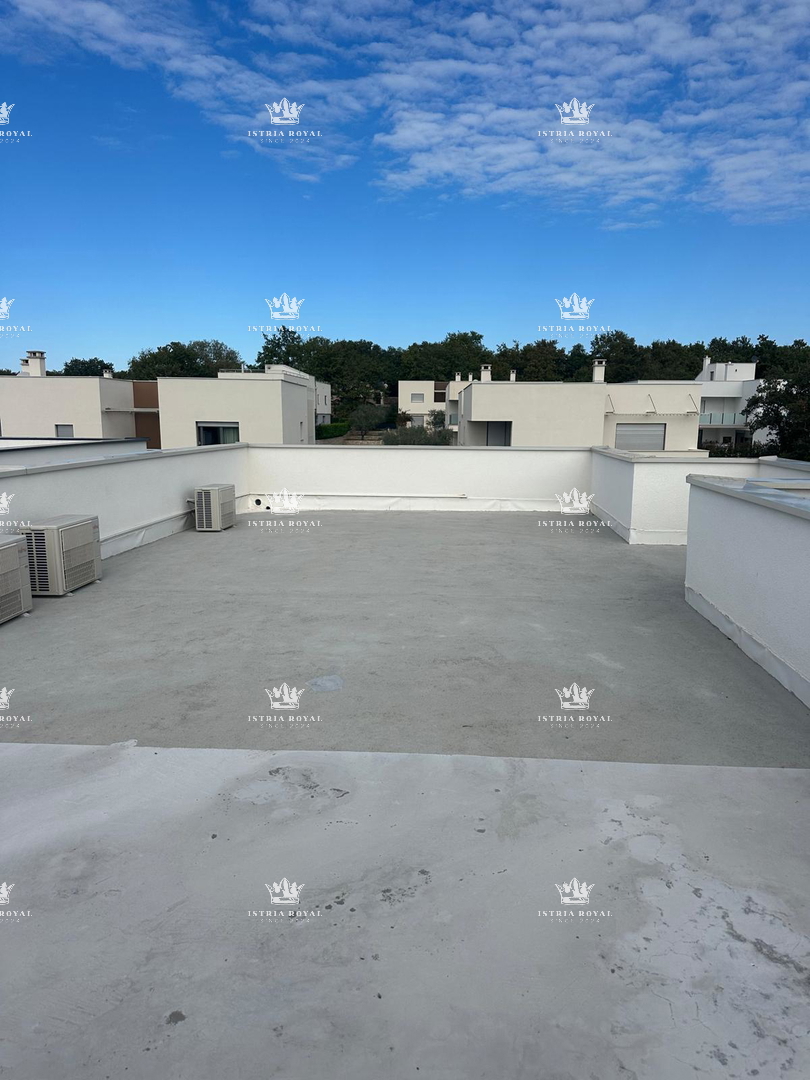 Istria, Karigador, duplex 118 m2, 2 camere da letto + soggiorno, 300 m dal mare, vista mare