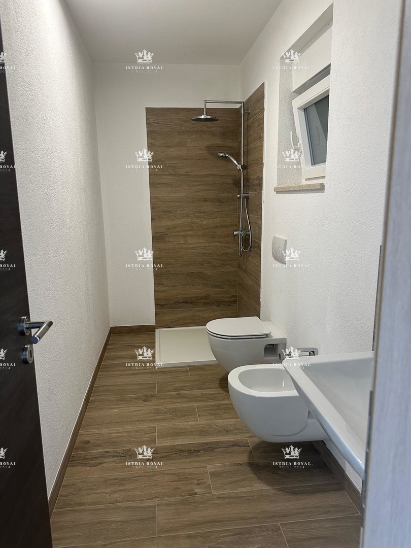 Istria, Karigador, duplex 118 m2, 2 camere da letto + soggiorno, 300 m dal mare, vista mare