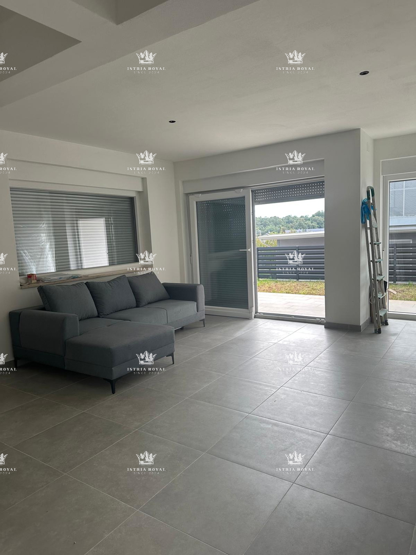 Istria, Karigador, duplex 118 m2, 2 camere da letto + soggiorno, 300 m dal mare, vista mare