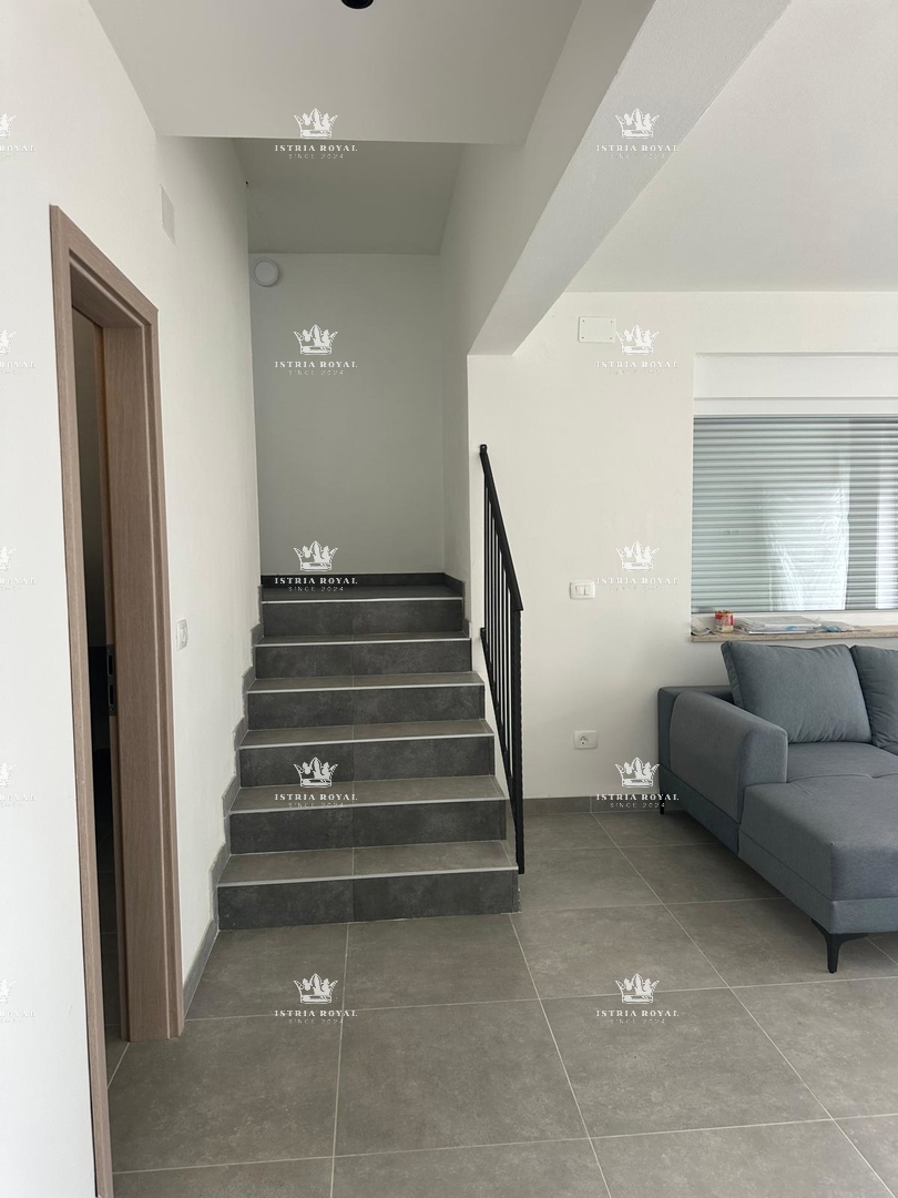 Istria, Karigador, duplex 118 m2, 2 camere da letto + soggiorno, 300 m dal mare, vista mare